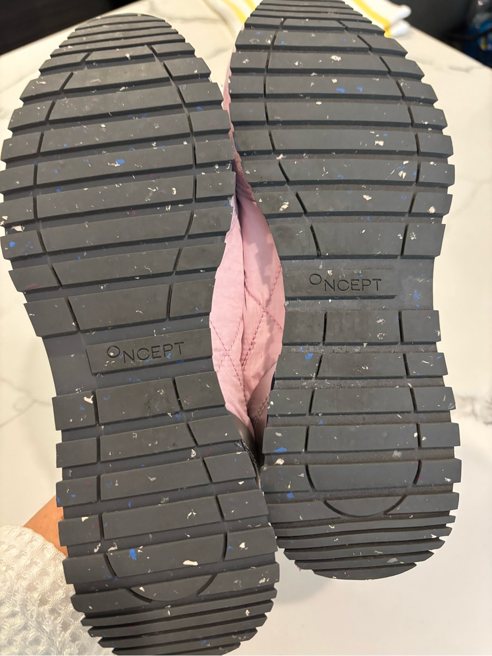 ONCEPT TOKYO women’s 7 like new - Picture 6 of 8